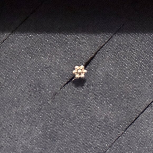 New MARIA TASH Diamond Star Threaded Stud Earring WG 4.5mm - Picture 5 of 6